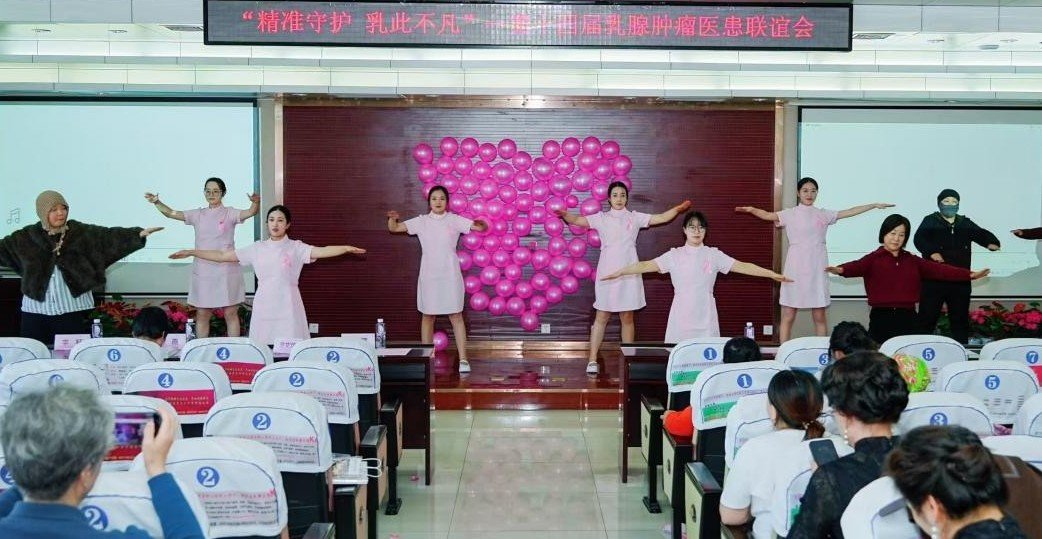 房间里的一群小孩
AI 生成的内容可能不正确。