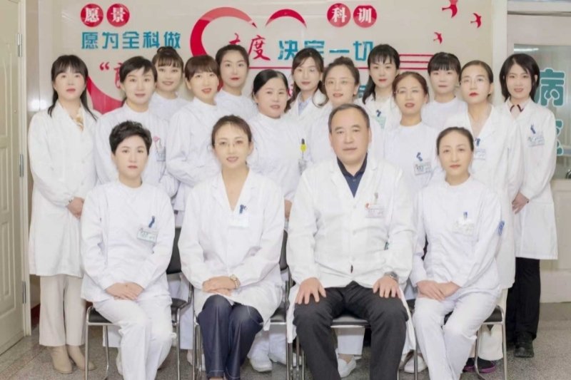 医护合照.jpg